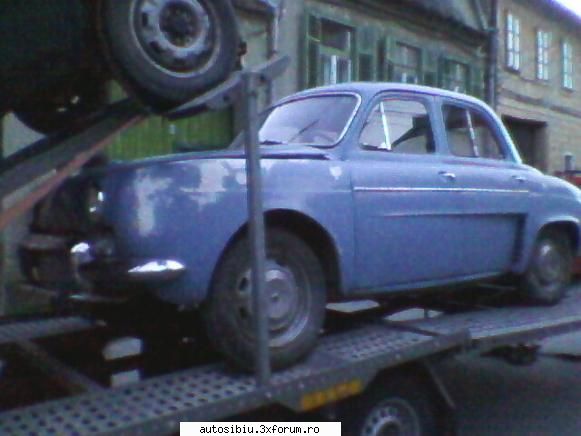 la plecare catre bucuresti unde a fost facut salam de sibiu   :nebun: renault dauphin gordini